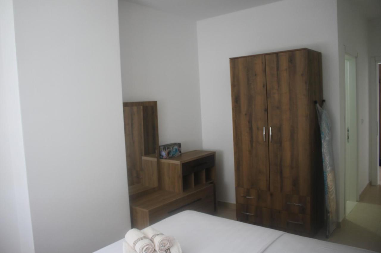 Everest Apartments Shengjin Exterior photo